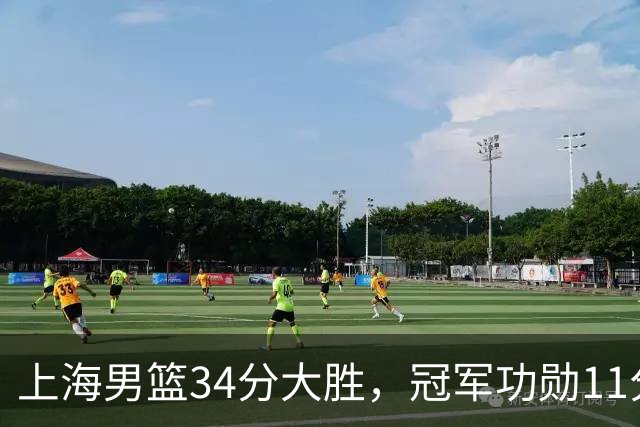 上海男篮34分大胜，冠军功勋11分钟0分，新阵容把他挤到角落了？